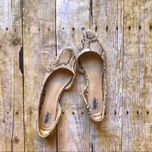 Mossimo Snake Print Pointed Flats 8